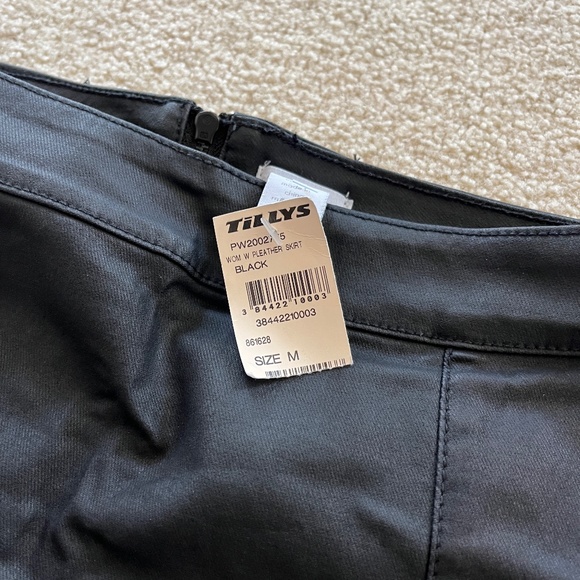 NWT Faux Leather Mini Skirt - Picture 2 of 3
